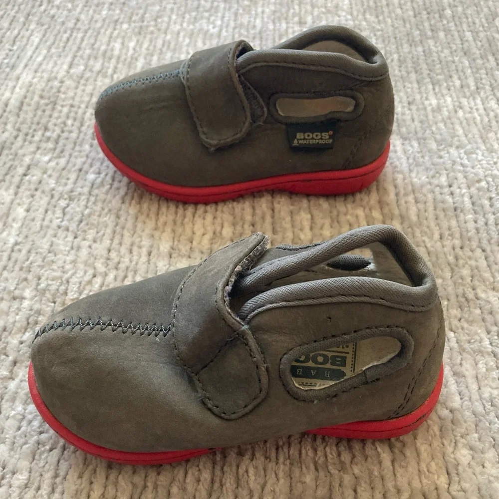 Bogs Leather Baby Booties Early Walker Shoes Size 4‎ Gray Red